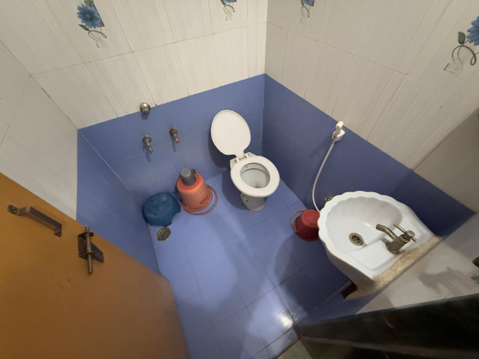 Bathroom 3, Hotel Temple Sai, Ahmadnagar