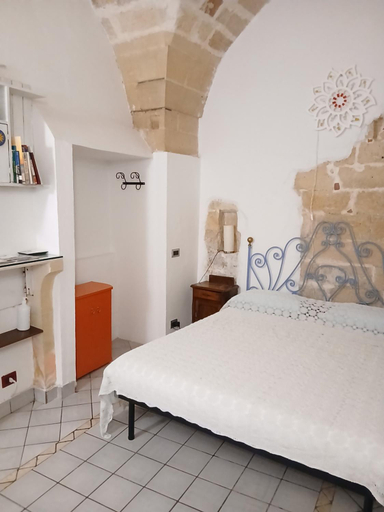 Others 3, Vico del Sole b&b, Lecce