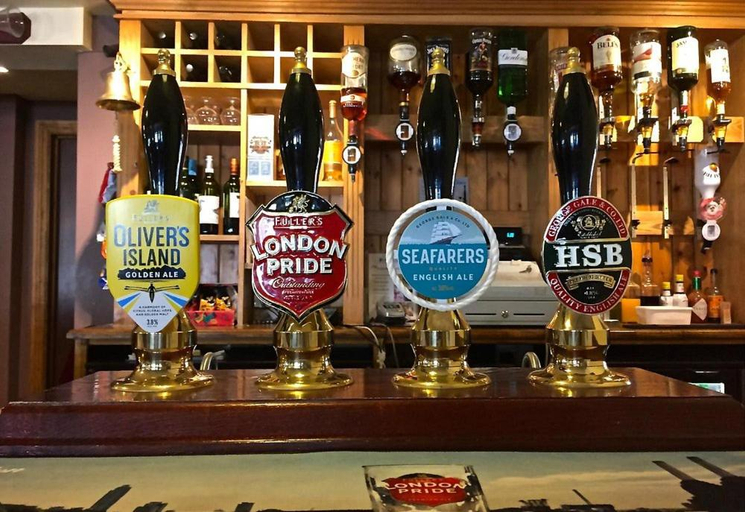 Food & Drinks, The Elmer, West Sussex