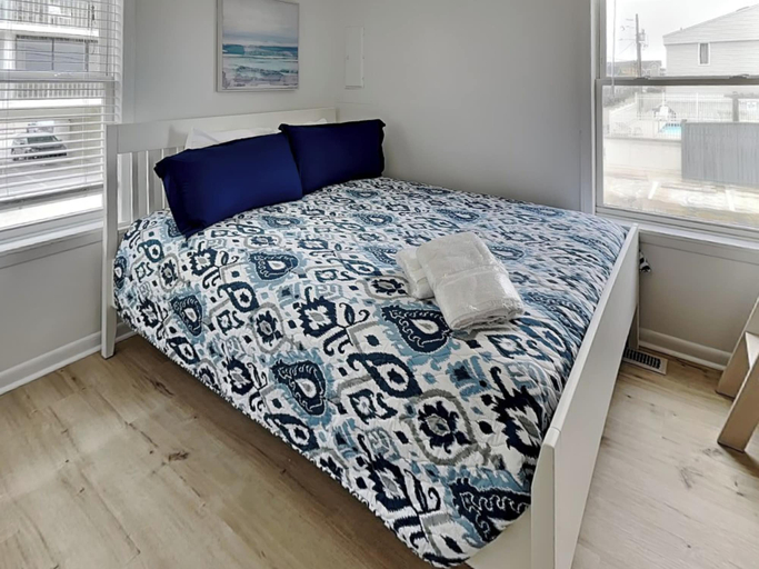 Bedroom 2, Seaside Serenity by Carolina Retreats, New Hanover