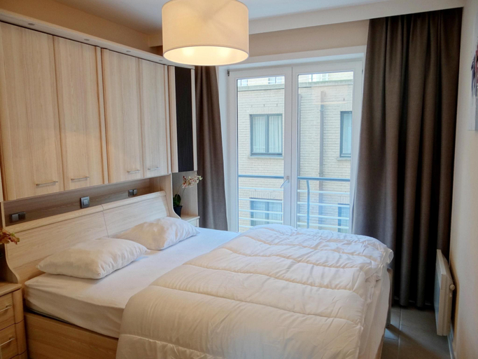 Bedroom 2, Apartment in Nieuwpoort by Sandy Beaches, West-Vlaanderen