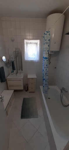 Bathroom 5, Mitra Vendeghaz, Balatonalmádi