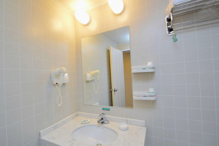 Bathroom 4, Jinjiang Inn Ma'anshan Hanshan Wnagmei Road, Chaohu