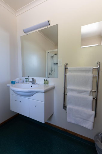 Bathroom 4, Donegal House, Kaikoura