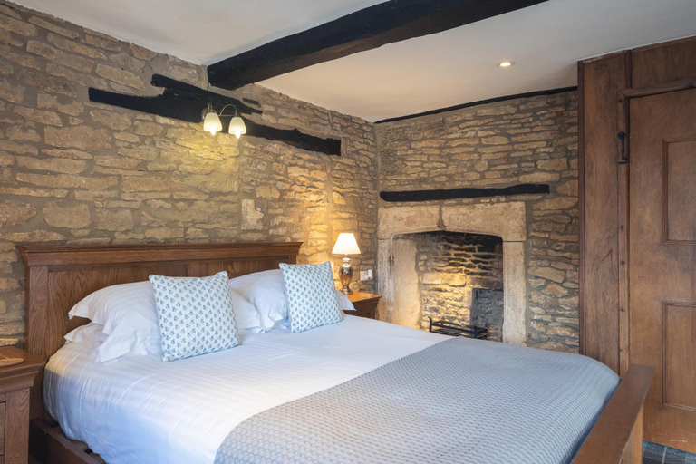 Bedroom 3, The Lamb Inn, Gloucestershire