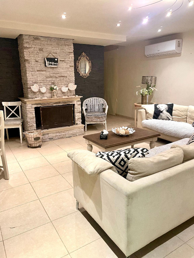 Others 3, Charming Oroklini Penthouse with Ocean Views and Private Parking, Larnaca