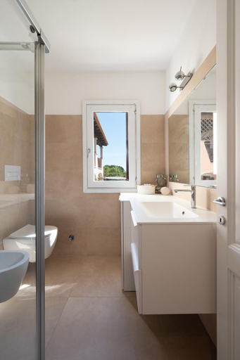 Bathroom 2, Spiaggia Bianca Pedra Rosa - Your House in Sardinia, Olbia-Tempio