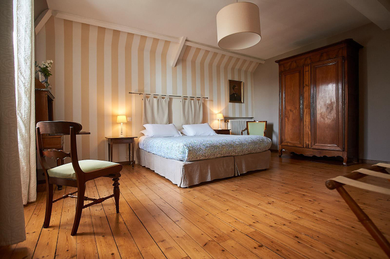 Bedroom 2, B&B Clerval, Manche