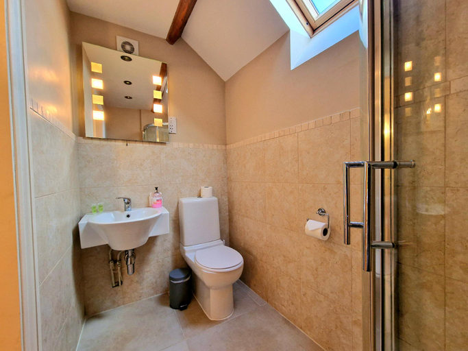 Bathroom 3, Clifton Cottage at Lovelady Shield, Cumbria