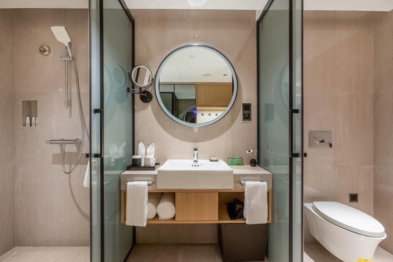 Bathroom 4, Yong Xing Garden Hotel, Beijing