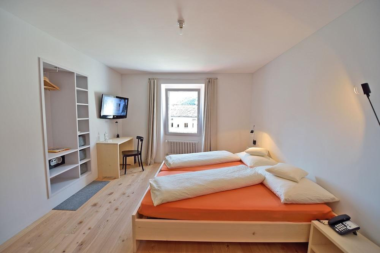 Bedroom, Albergo Croce Bianca, Bernina
