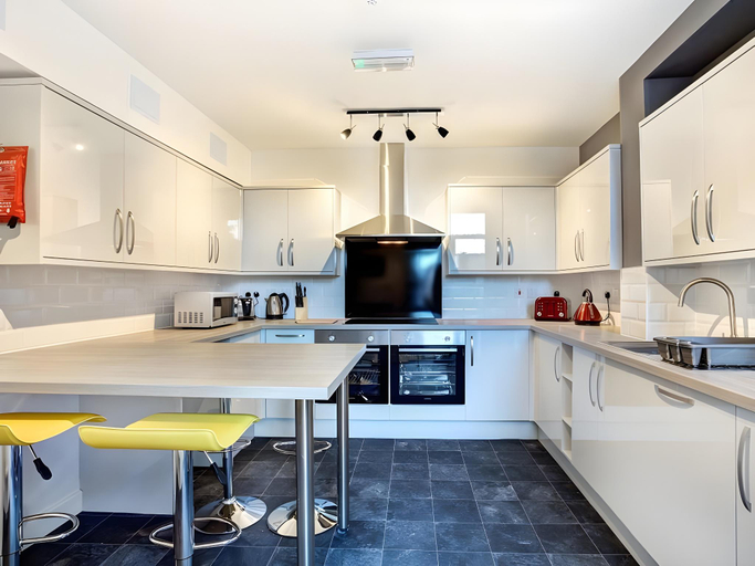 Others 4, Townhouse PLUS @ 166 Edleston Road Crewe, Cheshire East