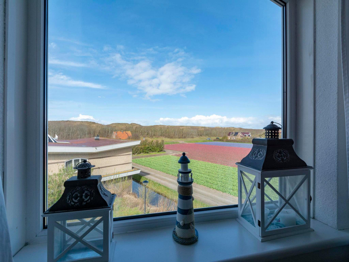 Others 4, Apartment by the Beach with Stunning Dunes, Den Helder