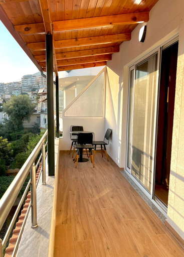 Others 4, Poseidon Apartments, Sarandës