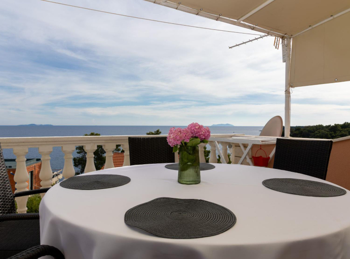 Food & Drinks 4, Apartments Villa Marijana, Blato
