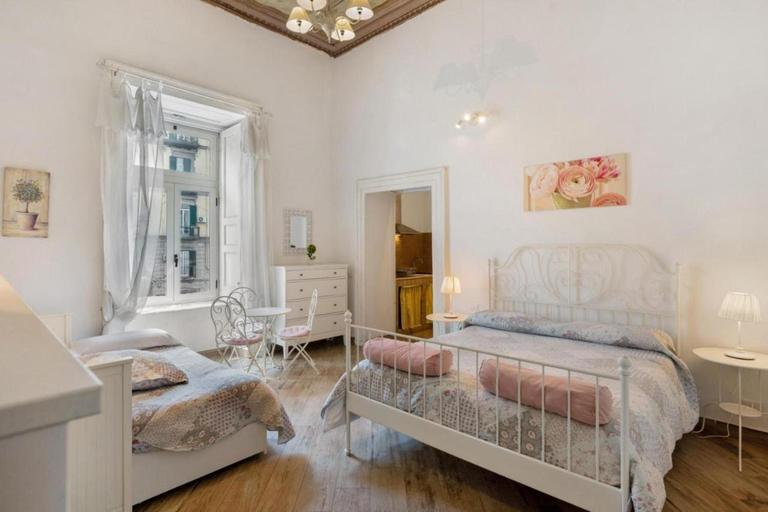 Bedroom 2, Maison la Mitra, Napoli