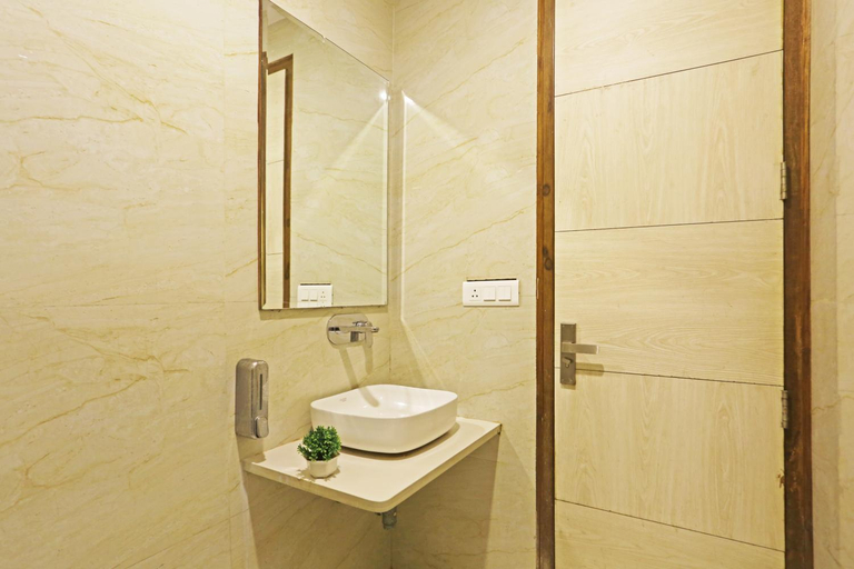 Bathroom 4, Hotel Aman Imperial, Delhi