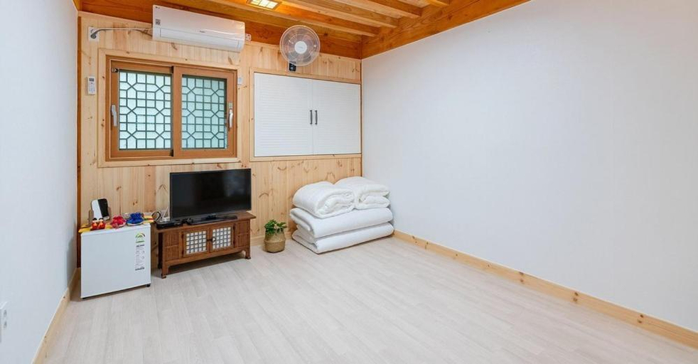 Others 4, Goma Guesthouse, Gongju