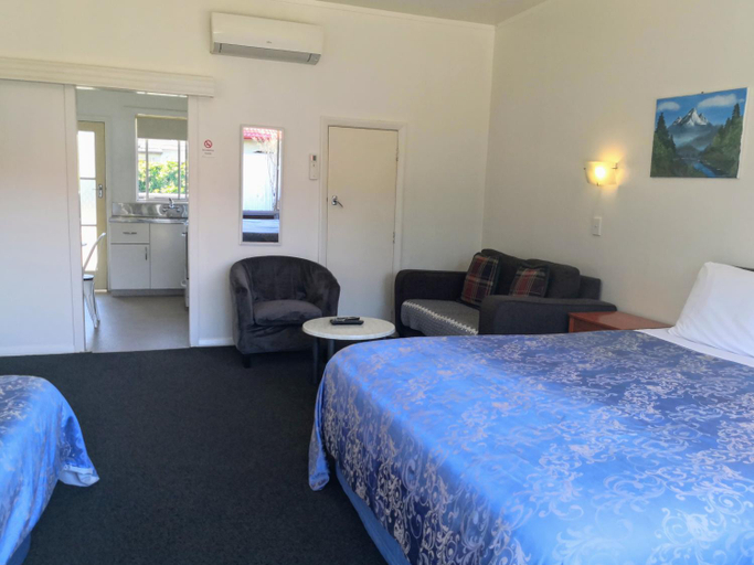 Bedroom 2, Cambrian Lodge Motel, Waipa