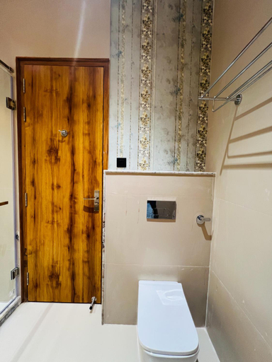 Bathroom 5, Hotel Virasat-E-Bushahr, Shimla