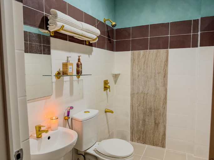 Bathroom, Goofy Ants, Puerto Princesa City