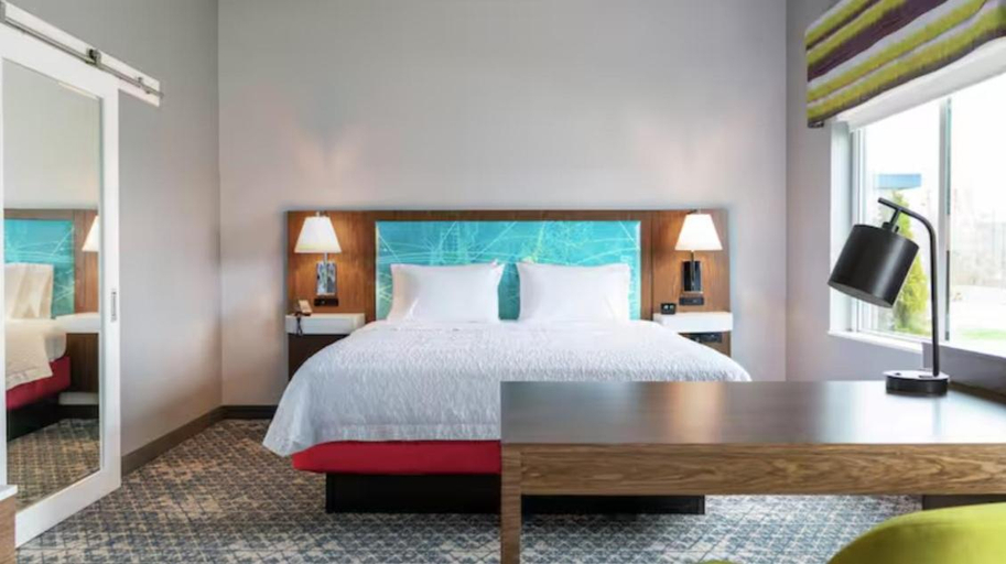 Bedroom 5, Hampton Inn Mayfield, Ky, Graves