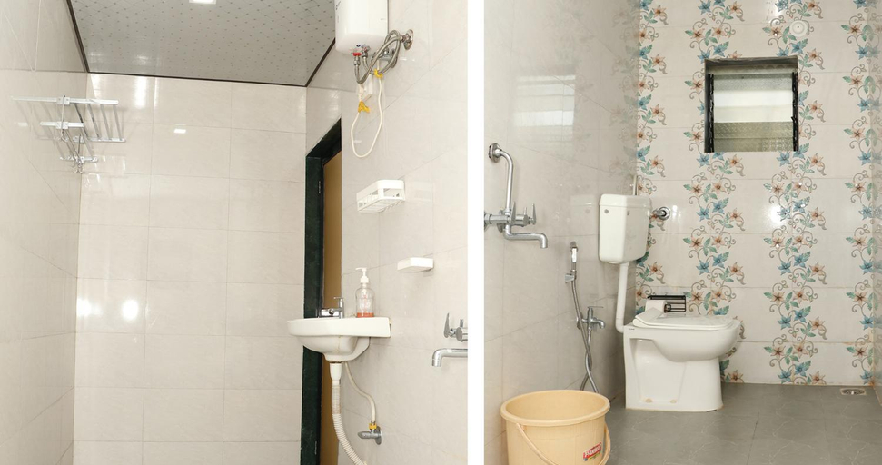 Bathroom 3, Sandy's Kinjal Farm & Tents, MH, Raigarh