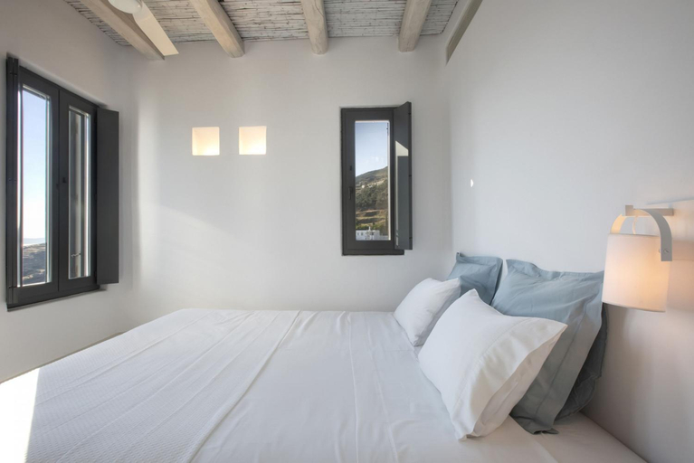 2, Houses G Y in Kardiani Tinos, South Aegean