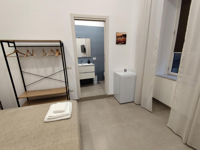 Others 3, Gradini a Toledo, Napoli