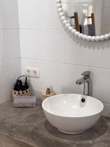 Bathroom 2, Secret Spot Surf and Stay, Lombok