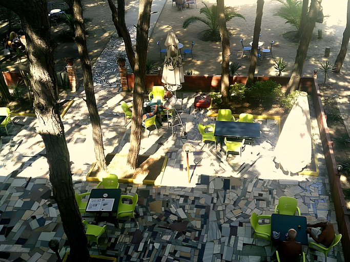 Others 5, Hotel Ylberi, Kavajës