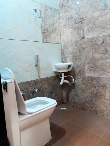 Bathroom 4, Hotel Mahadev Kripa, East Nimar