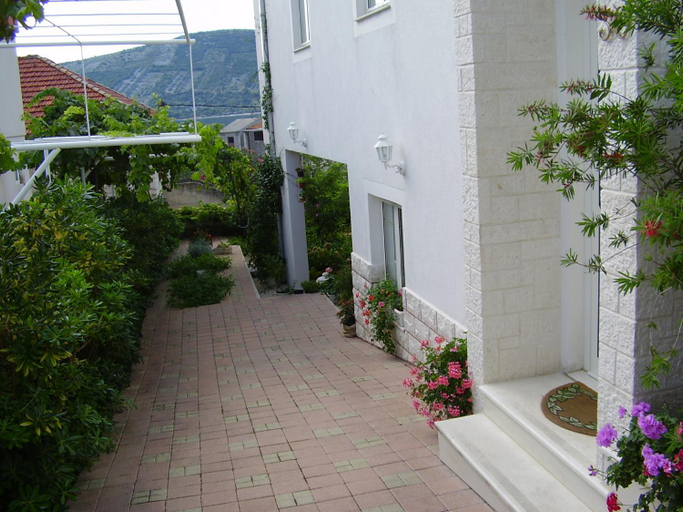 Others 3, Apartments Ruza, Primošten
