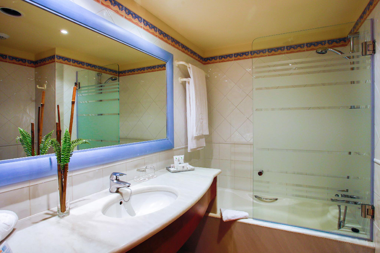 Bathroom 5, Valentin Sancti Petri, Cádiz