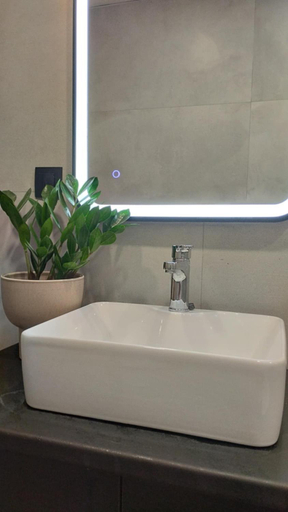 Bathroom 2, Ina's apartments, Ionian Islands