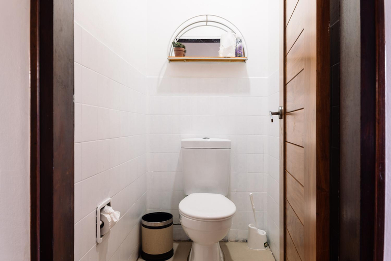 Bathroom 3, Fatumaru Lodge, Port Vila