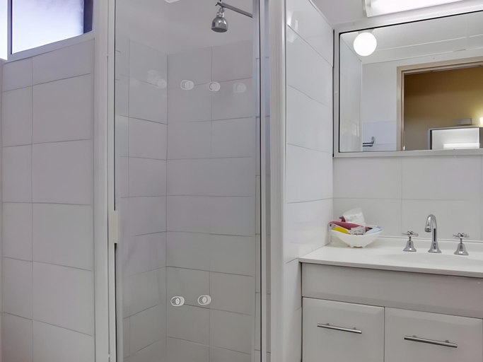 Bathroom 3, Barkly Motorlodge, Ballarat  - Central