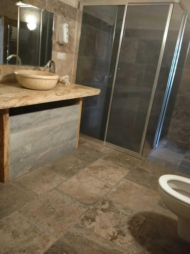 Bathroom 5, Sandik Cave Hotel, Ürgüp
