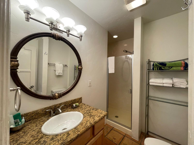 Bathroom, Beso Del Sol, Orange