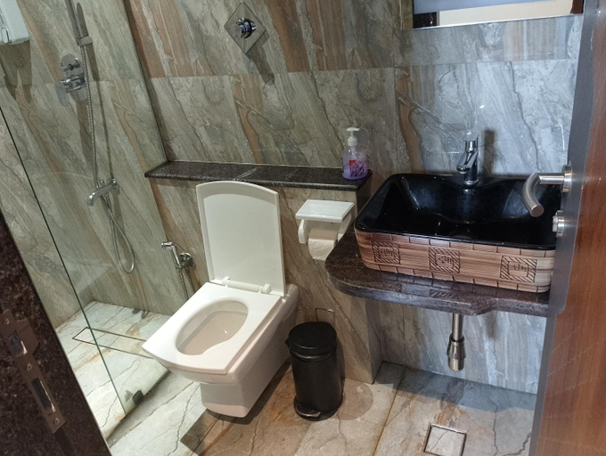 Bathroom, Hotel AK International - Chennai, Chennai