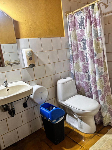 Bathroom 3, ViaVia Leon, León