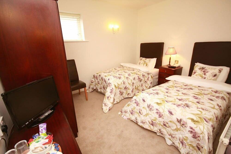 Bedroom 2, Crown Hotel, Cheshire East