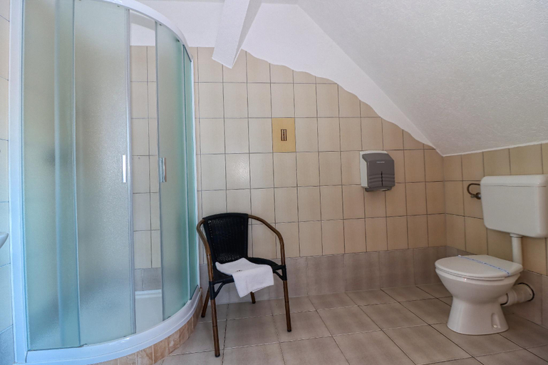 Bathroom 2, Szalajka Hotel*** and Restaurant, Bélapátfalva
