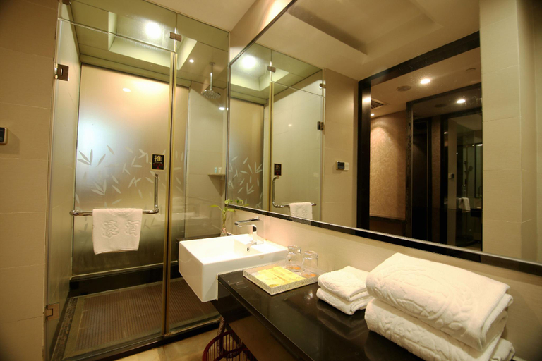 Bathroom 4, Dongguan Jun Hao Hotel, Dongguan