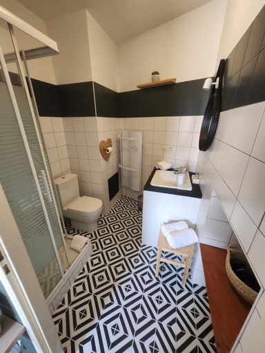 Bathroom 3, Auberge La Cascade, Savoie