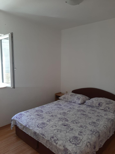 Others 5, Apartmani Karla, Dugi Rat