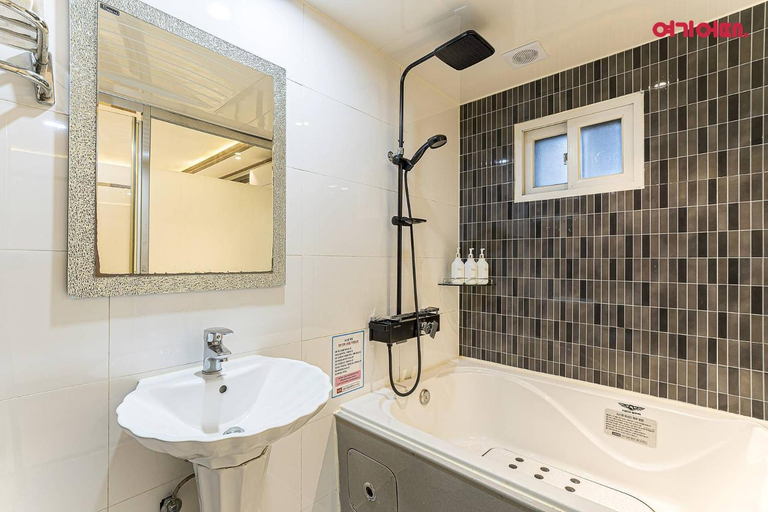Bathroom 5, Bulgwang Hotel Maru, Eun-pyeong