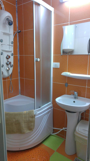 Bathroom 3, Pensiunea La Castel - Piscina incalzita, Costinesti