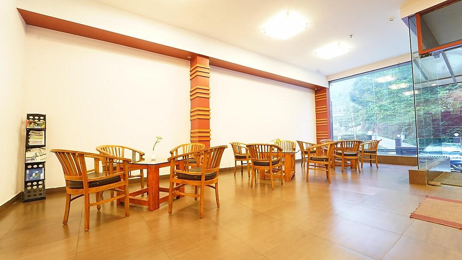 Food & Drinks, misty gate, Wayanad
