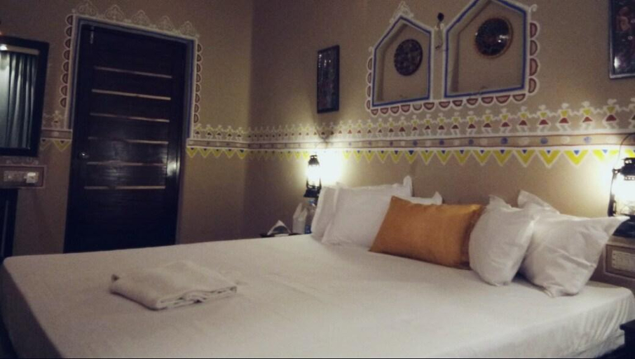 Bedroom, Mayas, Birbhum